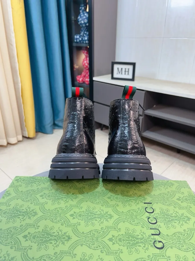 Men's shoes 💰540🌸🌸 (GUCCI) [cow lining plus velvet optional] [can be made without standard] New product Martin boots imported from Canada with full top layer high mercerized frosted fabric, punched using 3D digital technology, high-end and classy, ​​versatile to wear, full of three-dimensionality, close pictures will make you obsessed with the leather. You can't extricate yourself ~ the best on the market.          Fabric: Cowhide/Embossed Lining: Cowhide.          Please make a note when placing an order, sizes: 38-44 (37, 45, 46 can be customized and cannot be returned or exchanged) 5 colors available; black, gray, khaki, coffee, and earthy yellow